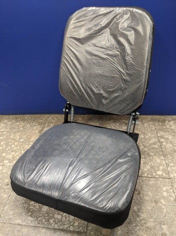 Кресло среднее складное на КАМАЗ за 6500 рублей в магазине remzapchasti.ru 5320-6831010 №24