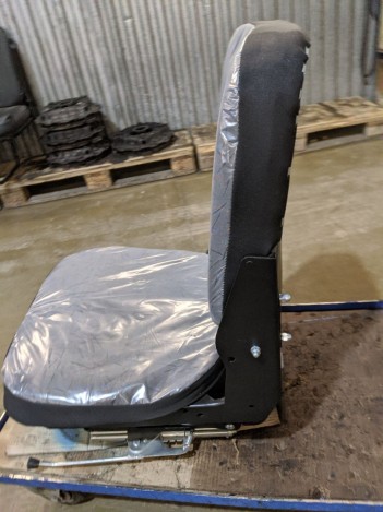 Кресло водителя низкое на КАМАЗ за 17500 рублей в магазине remzapchasti.ru 5320-6810010 Н №34