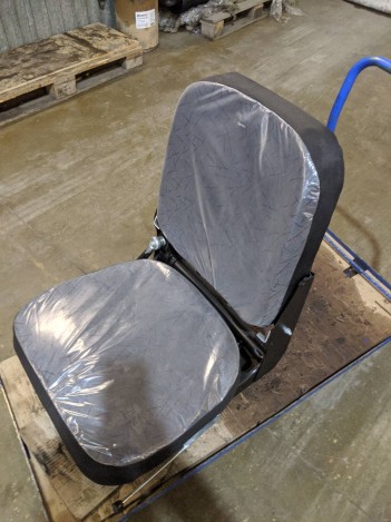 Кресло водителя низкое на КАМАЗ за 17500 рублей в магазине remzapchasti.ru 5320-6810010 Н №73